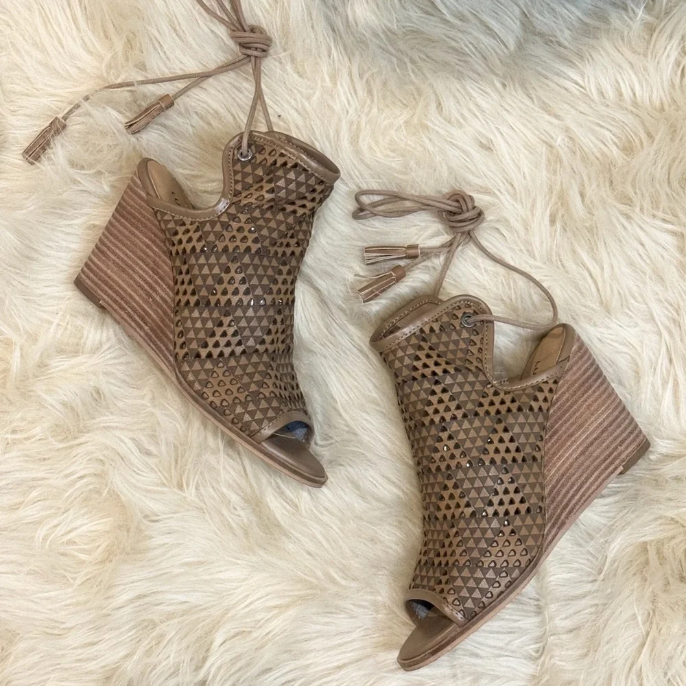 Lucky Brand Riskee wedge sandal